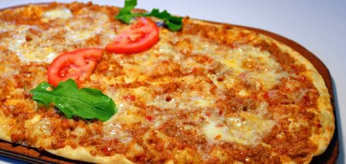 Kaşarlı Lahmacun