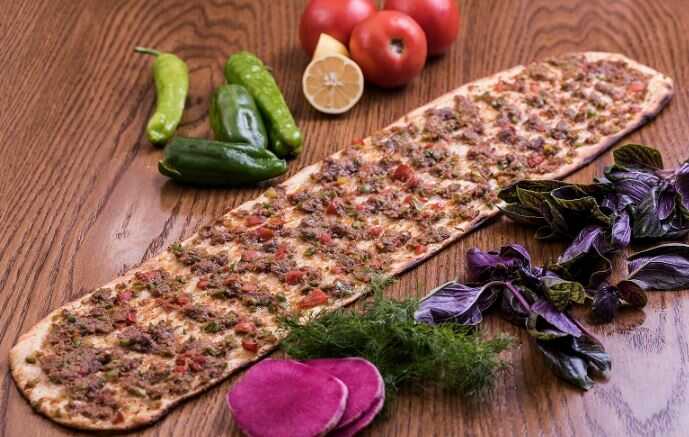 Konya Etli Ekmek Kaşarlı